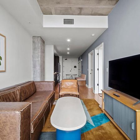 Modern 1Br Condo On Rainey St With Pool And Views オースティン エクステリア 写真