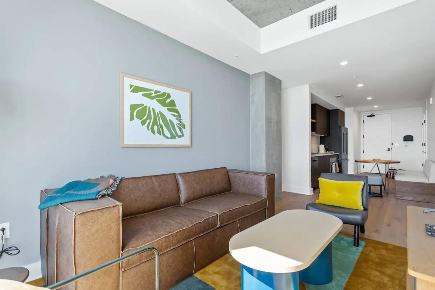 Modern 1Br Condo On Rainey St With Pool And Views オースティン エクステリア 写真